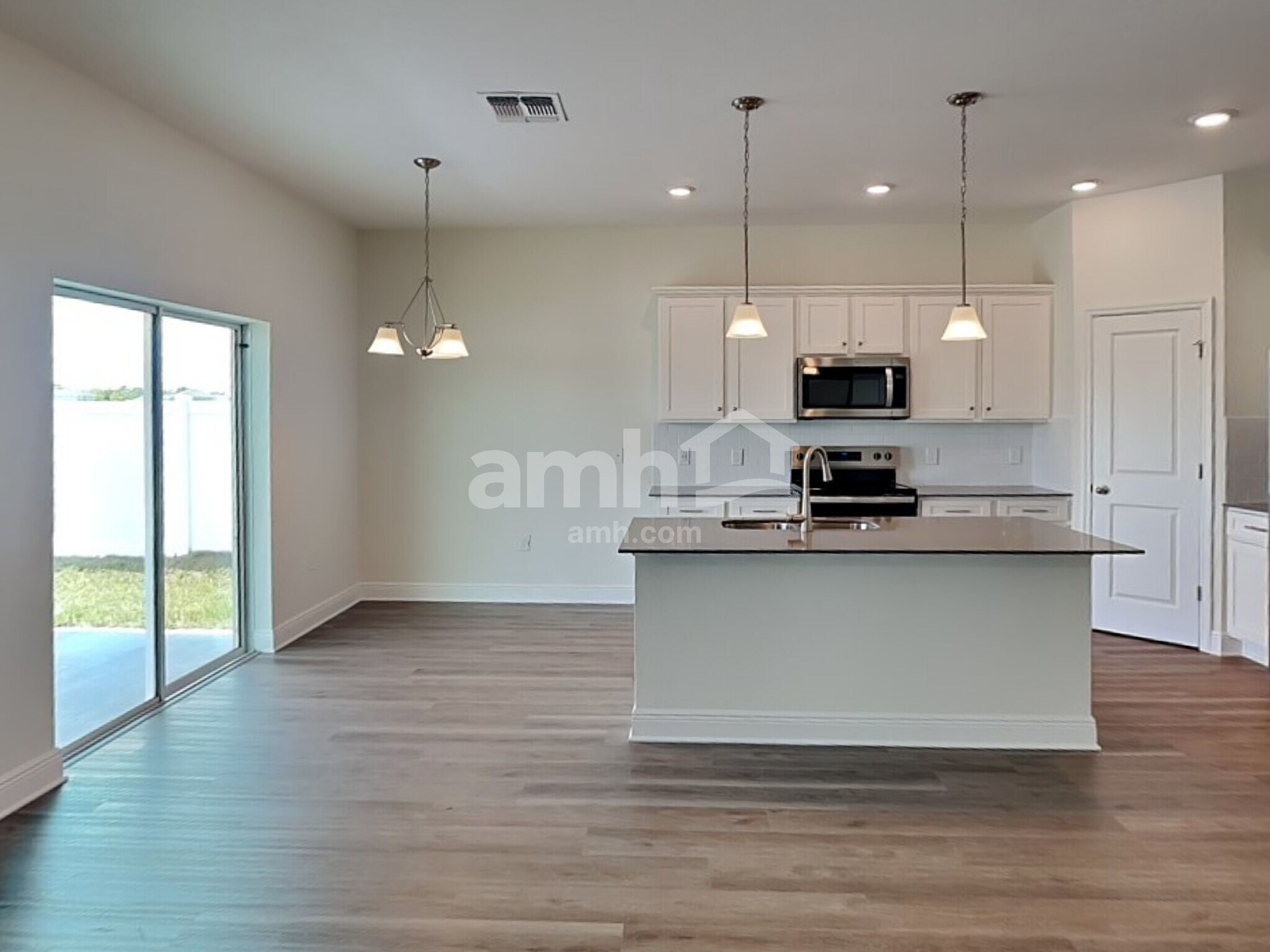 Building Photo - 1085 Heavenly Dr
