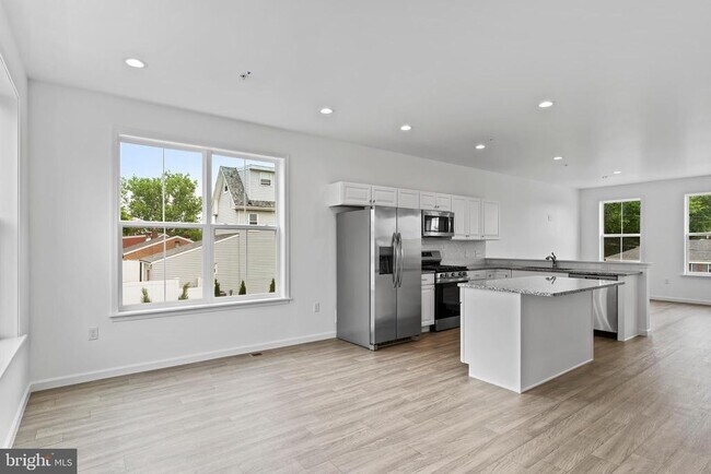 Building Photo - 37 S 19th St