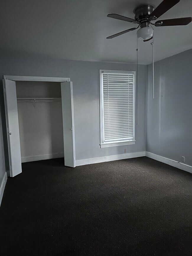 Building Photo - 800 Travis St