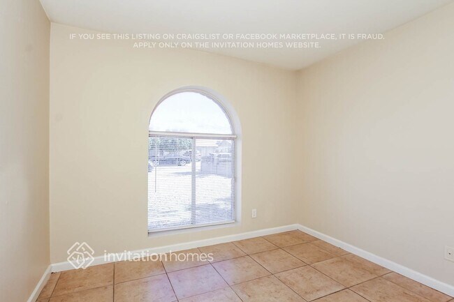 Building Photo - 7525 W MacKenzie Dr