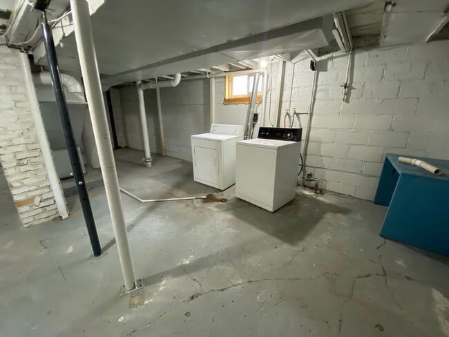 Building Photo - Beautiful 4 Bed 1.5 Bath Home in Moorhead