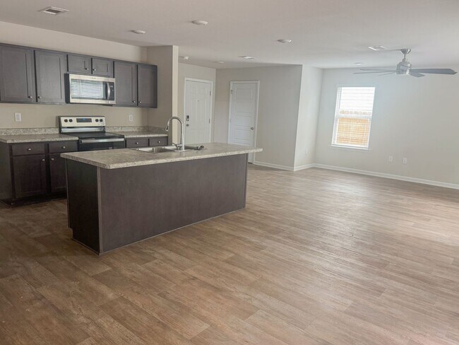 Building Photo - Spacious 4-Bedroom Home for Rent in St. Martin, MS!**