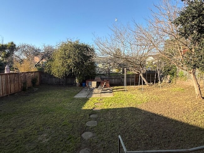 Building Photo - Beautiful Richmond Annex Home with Updated Kitchen & Bath + Bonus Room