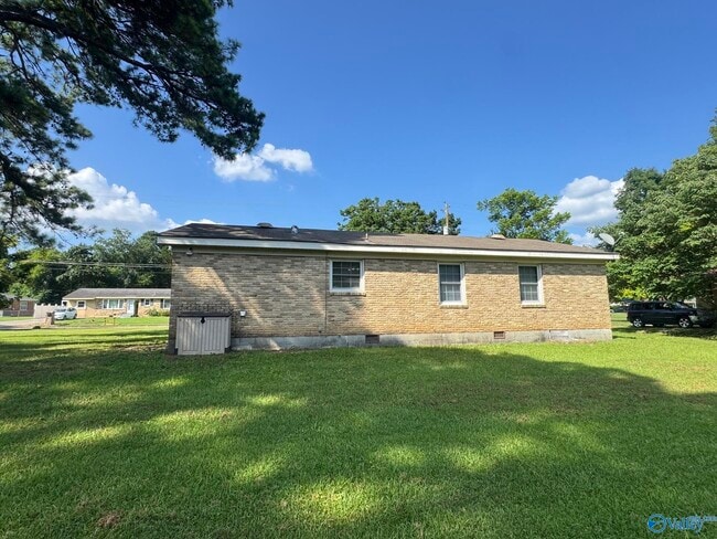 Building Photo - 4211 Tee Jay Dr NW
