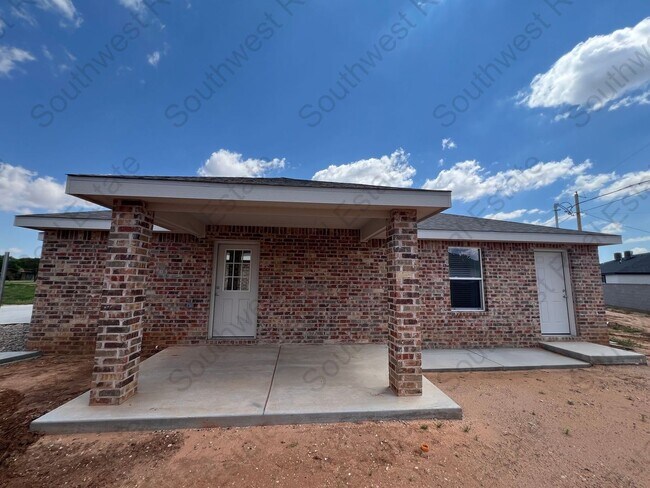 Building Photo - 2131 Bobwhite Ct