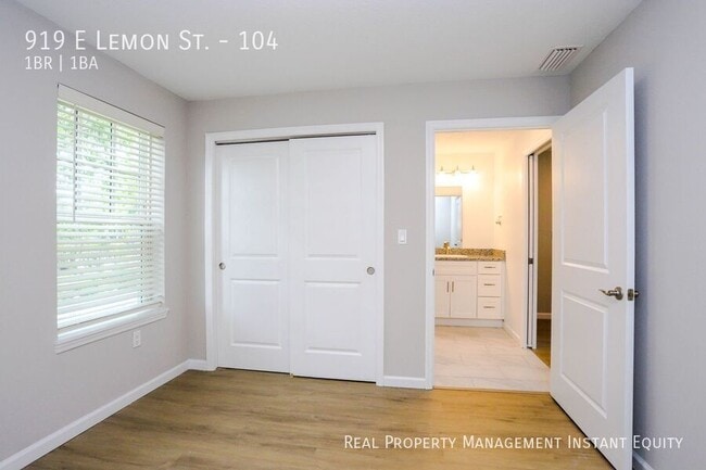 Building Photo - 919 E Lemon St