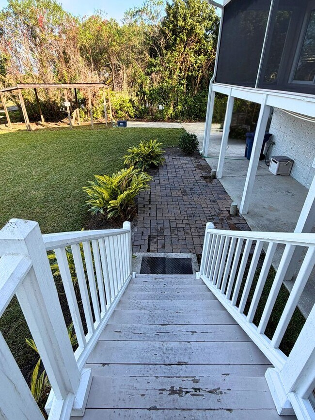 Building Photo - Spacious 4 Bedroom, 2.5 Bath Home with Stunning Marsh Views