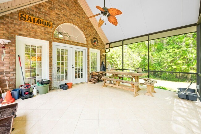 Building Photo - Everything included in rent price!! All ut...