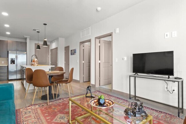 Building Photo - 390 N 2nd Ave