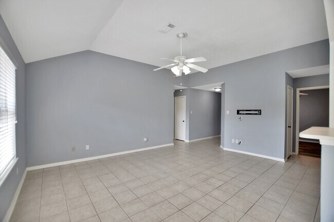 Building Photo - 18234 Drum Heller Ln
