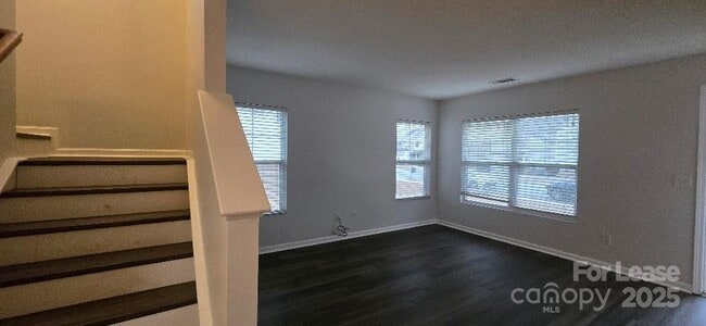 Building Photo - 1732 Carmenet Ln