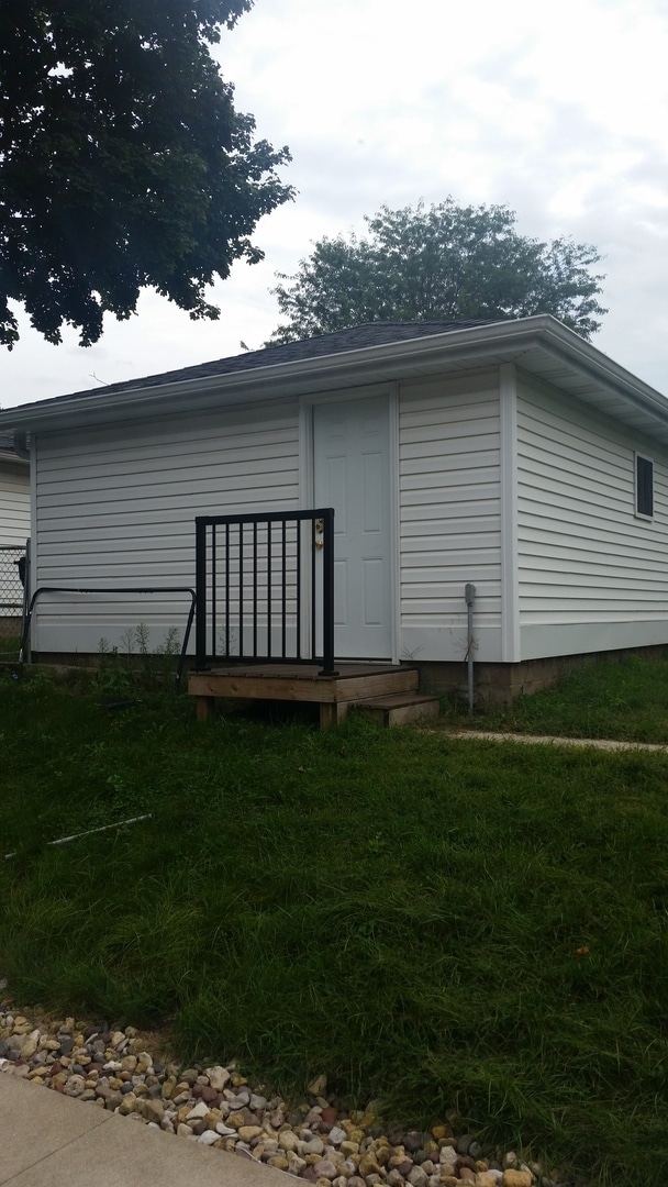 Building Photo - 3 Bedroom, 2 Bath House in Clinton, IA