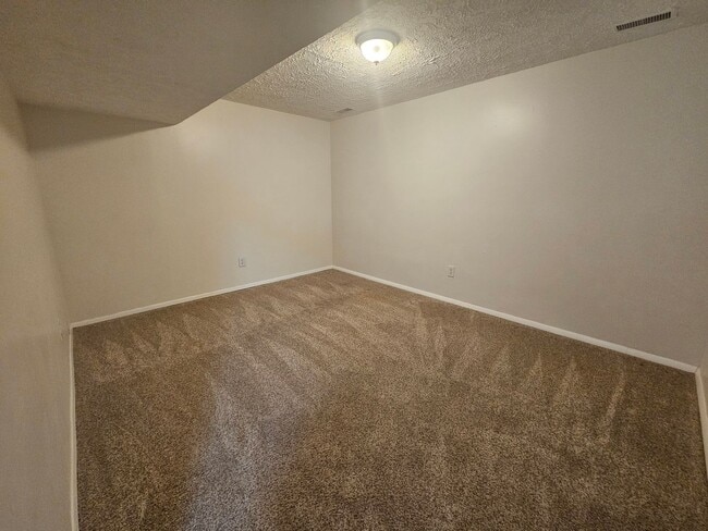 Building Photo - 5458 Celeste View Dr