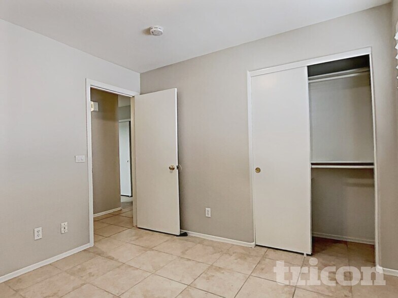 Building Photo - 15848 W Adams St