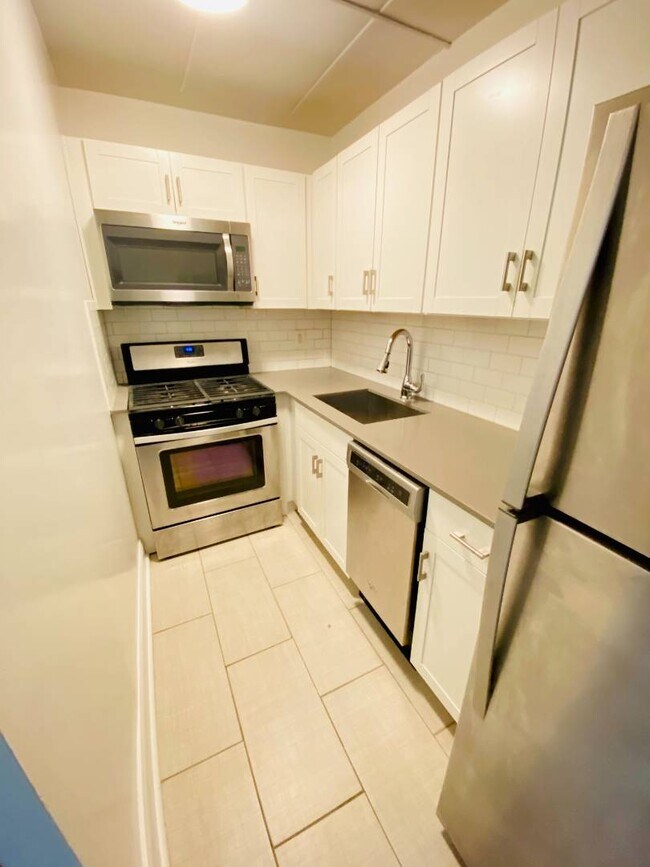 Primary Photo - 33 N 3rd Ave
