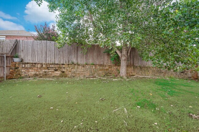 Building Photo - 4032 Martinsburg Dr