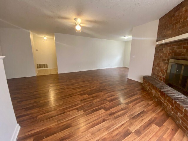 Building Photo - 1702 Kimbrough St