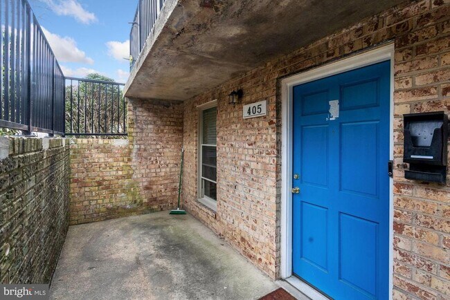 Building Photo - 405 N Beauregard St