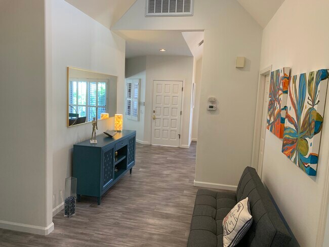 Hallway - 7635 Draper Ave