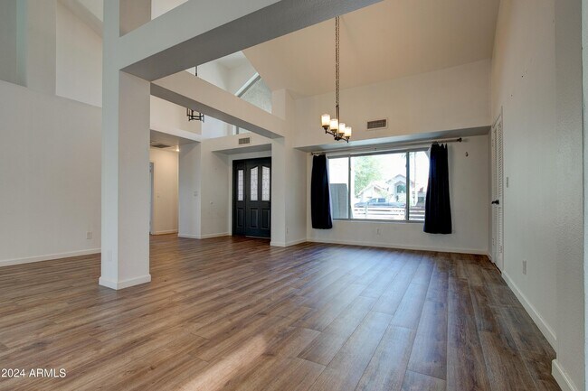 Building Photo - 1945 E Velvet Dr