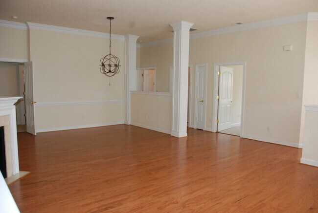 Building Photo - Renovated house for rent at Villages of We...