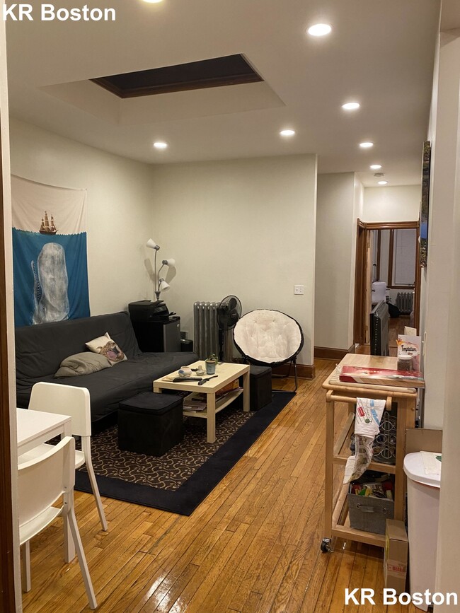 Primary Photo - 26 Gibbs St