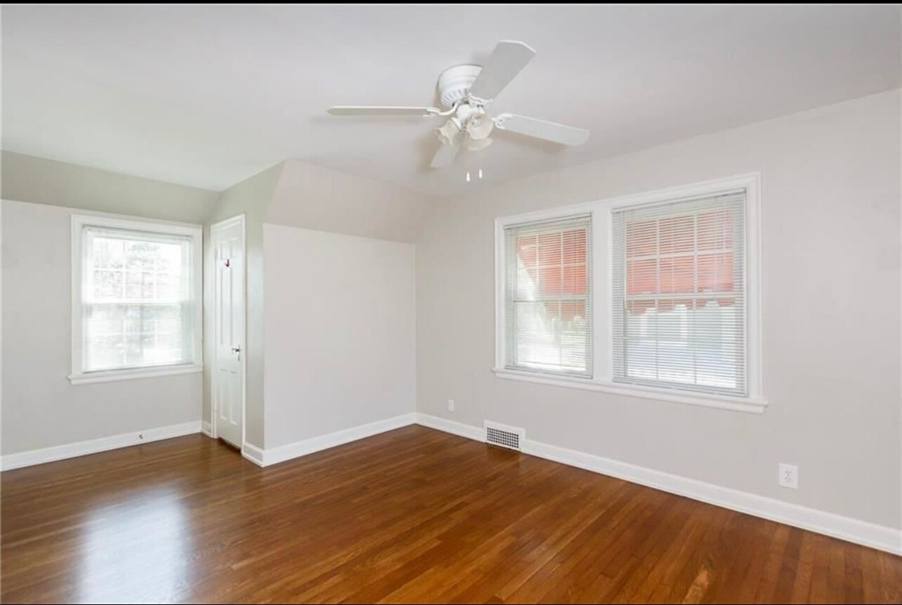 Bedroom 1 - 724 W Gregory Blvd