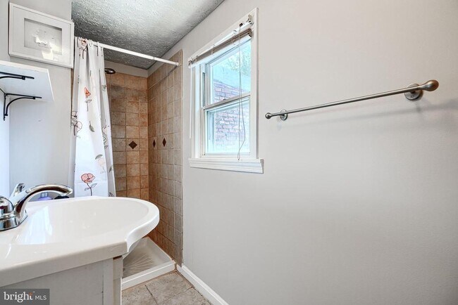 Building Photo - 1230 Wall St