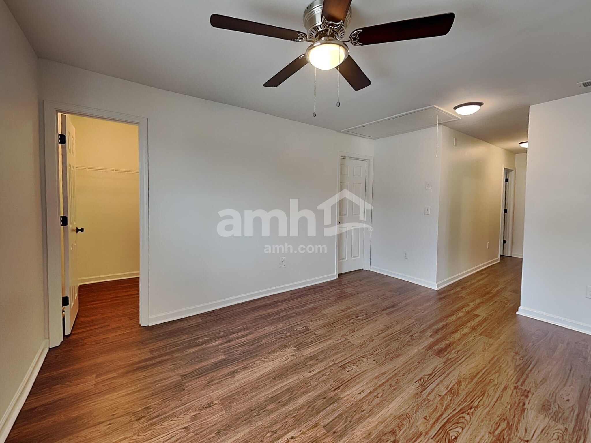 Building Photo - 1617 Shire Village Dr