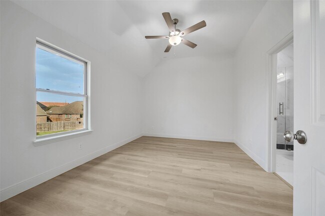 Building Photo - 11030 Sarah Bluff Ln