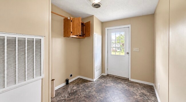 Building Photo - 6710 Trail Loop W