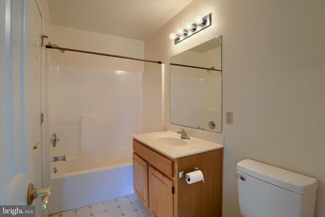 Building Photo - 136 Cardinal Ln