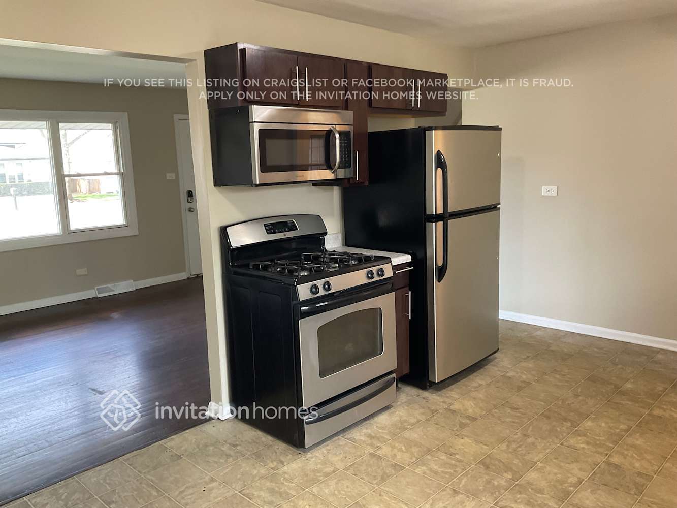 Building Photo - 5925 W 91st St