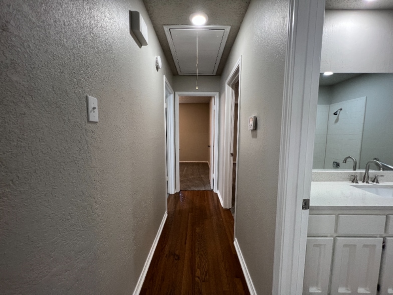 Building Photo - 6417 Canyon Cir