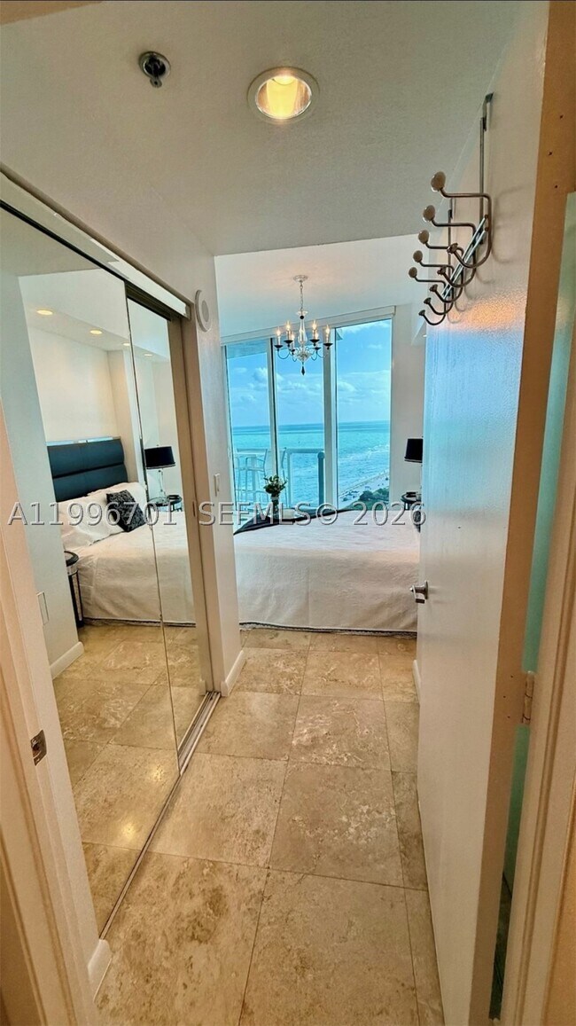 Building Photo - 6515 Collins Ave