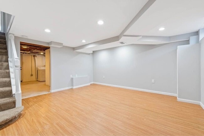 Building Photo - 114 Riverthorn Rd