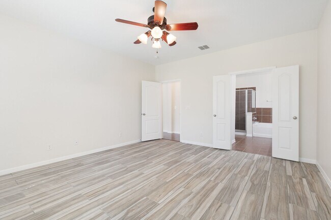 Building Photo - Helotes~Beautiful Laurel Canyon Subdivisio...