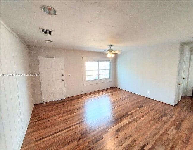 Building Photo - 5842 SW 60th St