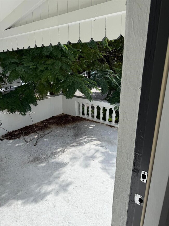 Building Photo - 177 NE 44th St