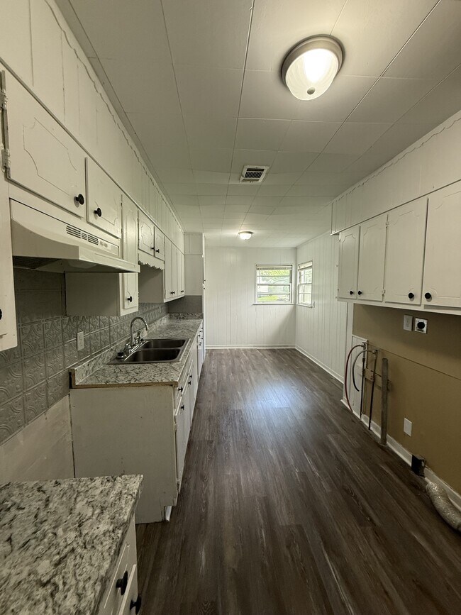 Building Photo - 5604 Ter O