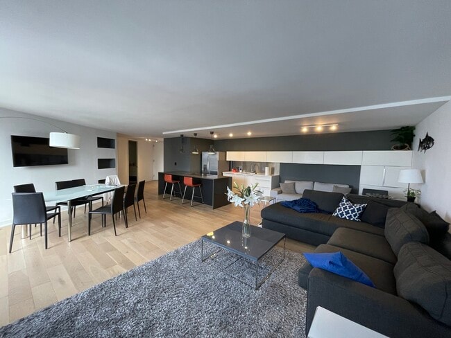 Building Photo - 505 N Lake Shore Dr