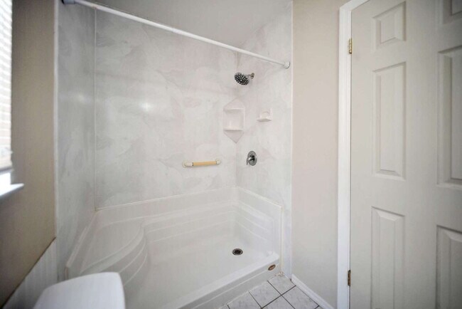 Building Photo - Heated Pool. Premium Upgrades. Fully Renov...