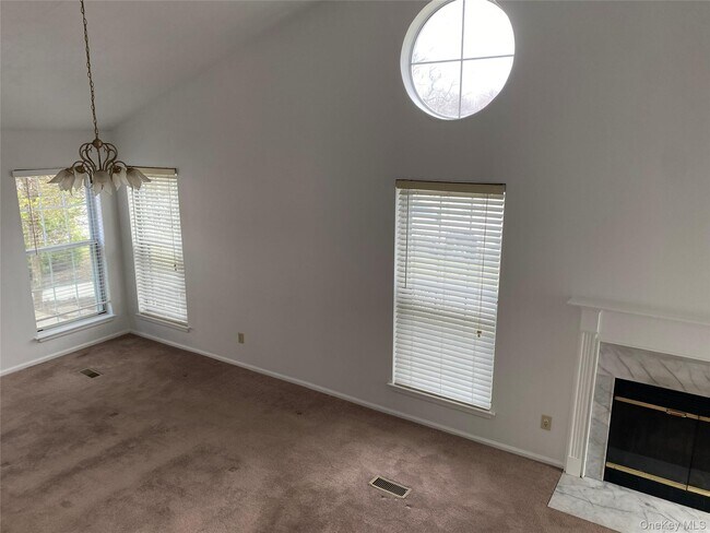 Building Photo - 50 Olde Wagon Rd