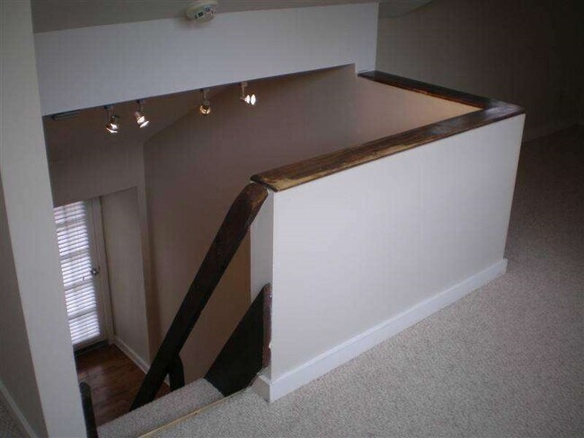 Building Photo - 395 Lofton Rd NW