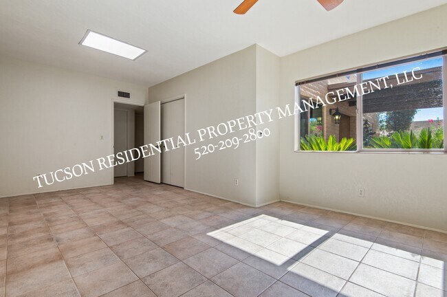Building Photo - 5084 N Camino Del Lazo