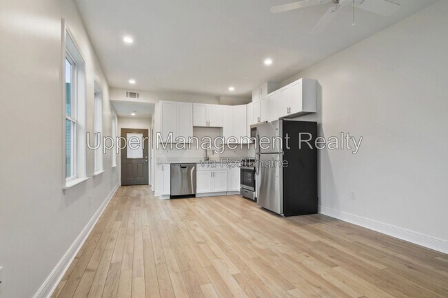 Building Photo - 1510 S Robertson St
