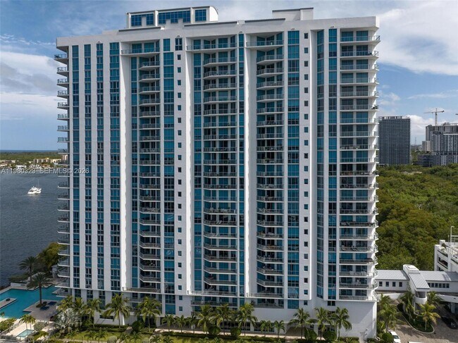 Building Photo - 17111 Biscayne Blvd