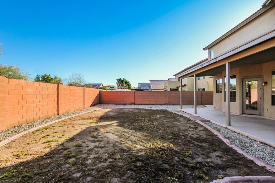 Building Photo - 3918 W Escuda Dr