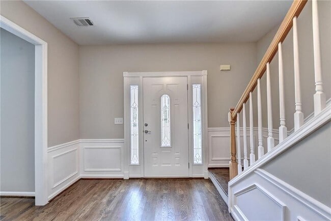 Building Photo - 7470 Brookwood Way