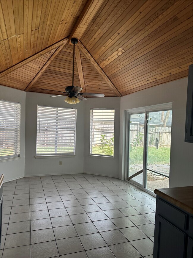 Building Photo - 10510 Clear Cove Ln